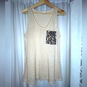 NWOT- Lightweight knit tank with Leopard print pocket accent